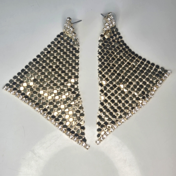 Gold Chainmail Style Earrings - Picture 2 of 6